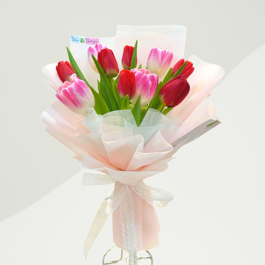 Radiant Tulip Bouquet Bow dan Bunga