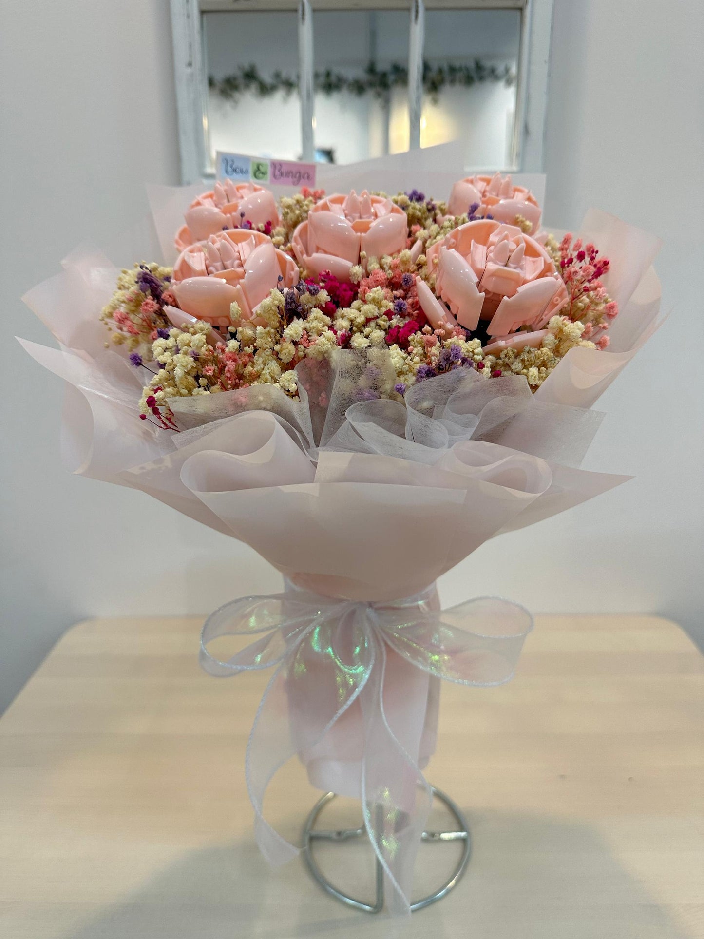 5 Brick Roses Bouquet Bow dan Bunga